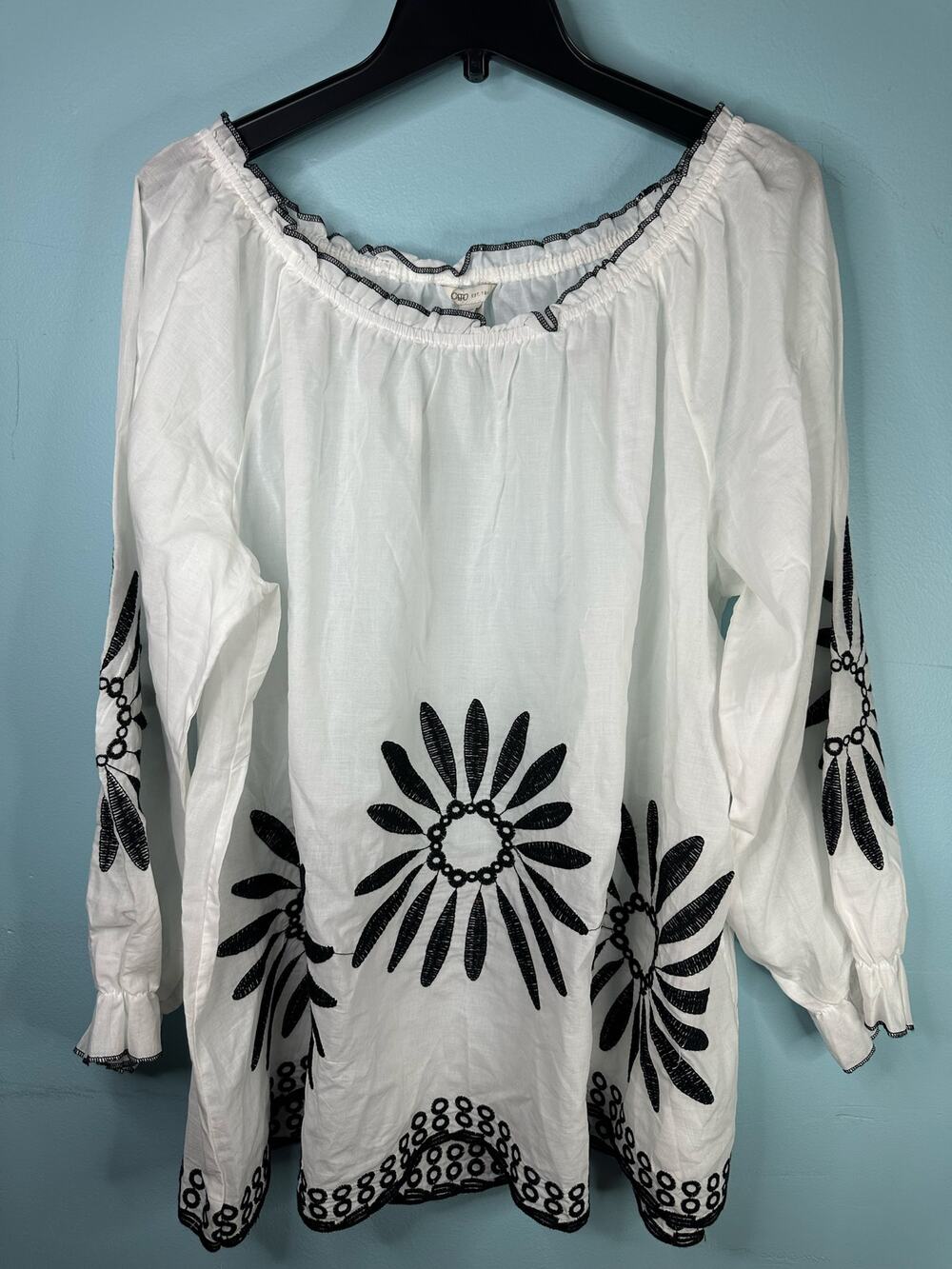 Cato brand white top in a women's plus size 22/24W poet ruffled embroidered